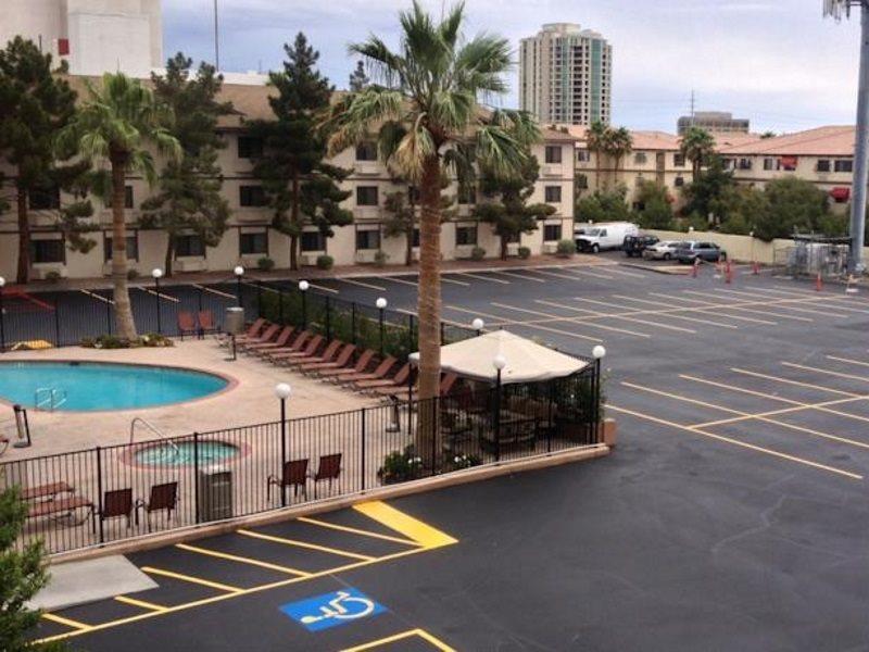 Ellis Island Hotel Casino & Brewery Las Vegas Exterior photo